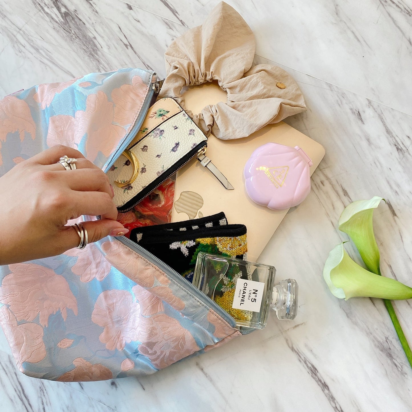 ポーチ Dazzly Peony