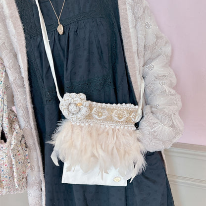 ミニサコッシュ Wintry Meghan アイボリー＆ホワイト