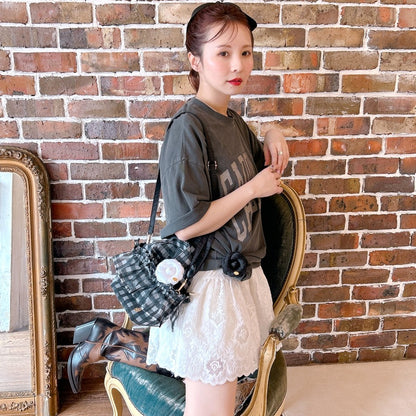 ブローチ Lacy Emma