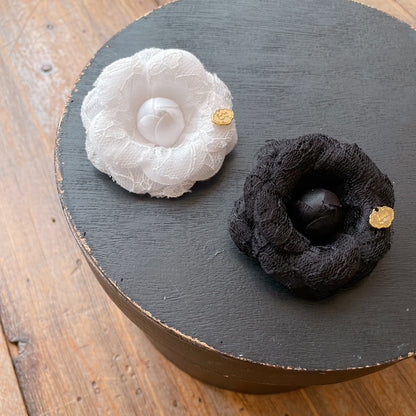 ブローチ Lacy Emma