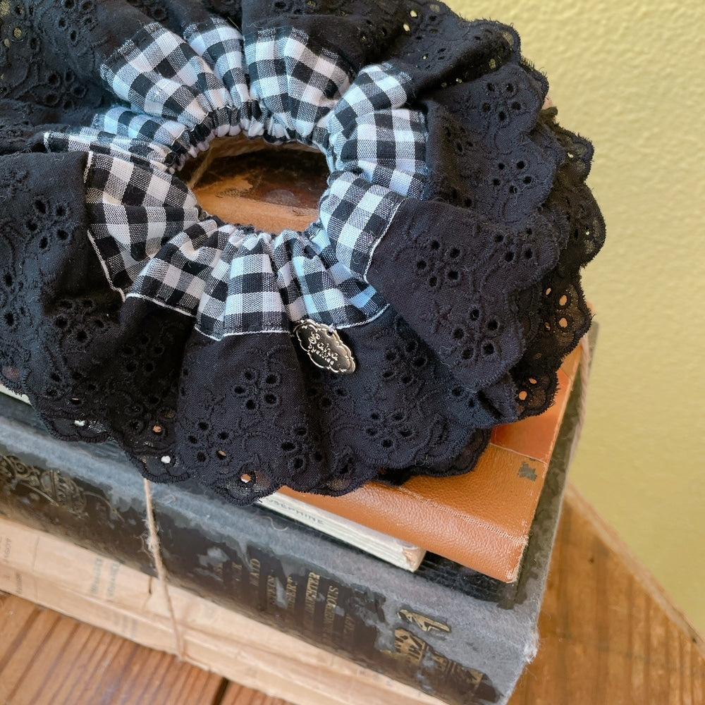 シュシュ Embroidery Lace