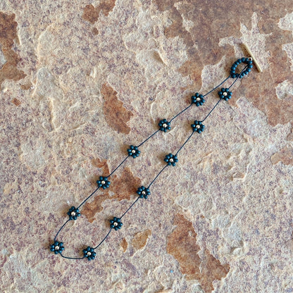 Noir Daisyチョーカー