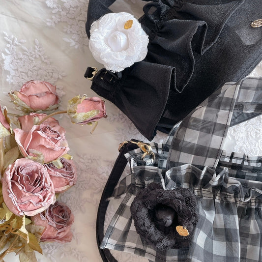 ブローチ Lacy Emma