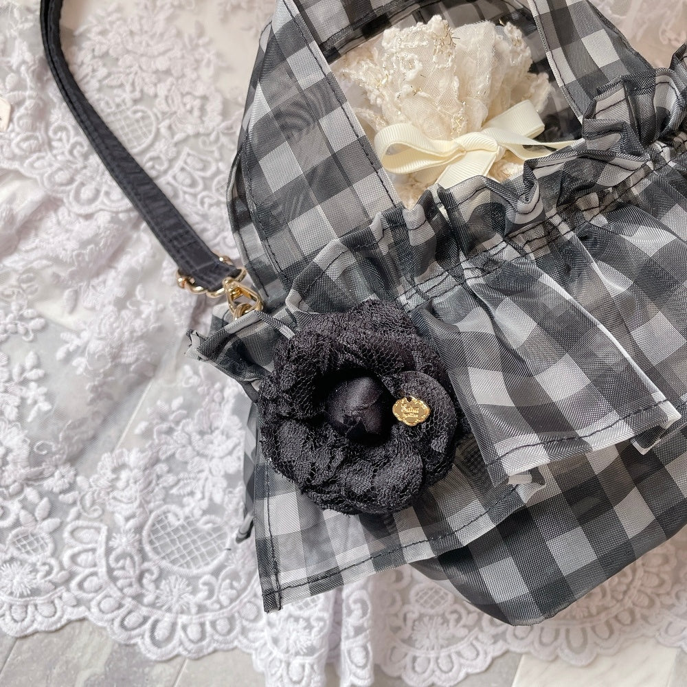 ブローチ Lacy Emma